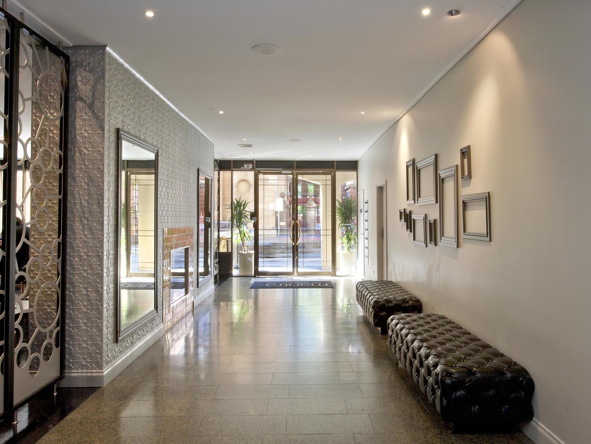 Mantra On Little Bourke Melbourne Aparthotel Exterior photo